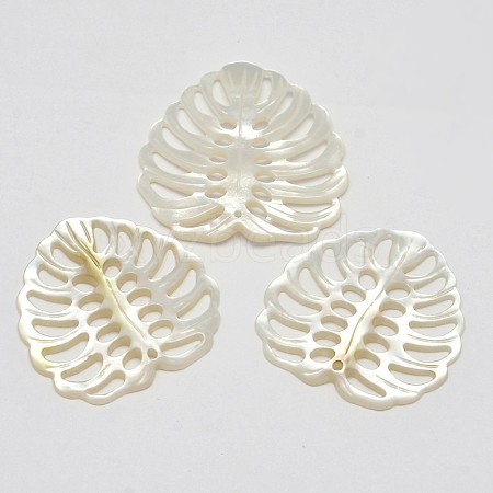 Natural Mother of Pearl Shell Pendants SSHEL-L002-09-1