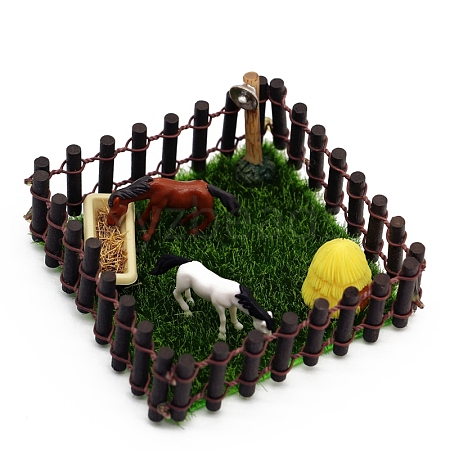 Plastic Mini Horse Stables PW-WG47904-01-1